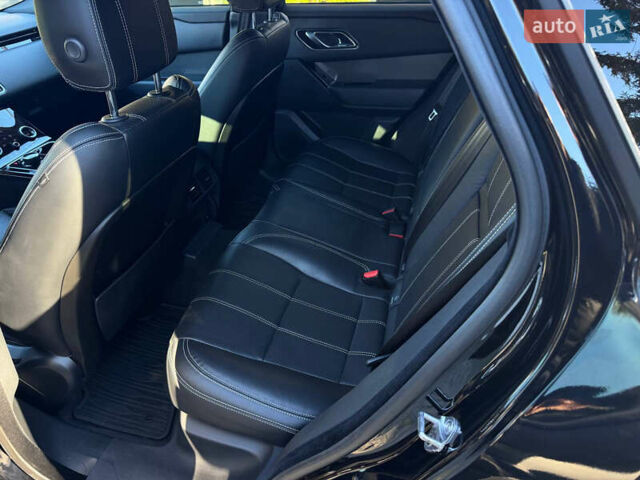 Черный Ленд Ровер Рендж Ровер Велар, объемом двигателя 2 л и пробегом 89 тыс. км за 38900 $, фото 21 на Automoto.ua