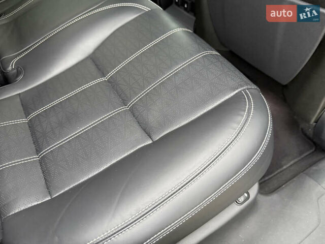 Черный Ленд Ровер Рендж Ровер Велар, объемом двигателя 2.99 л и пробегом 129 тыс. км за 44900 $, фото 113 на Automoto.ua