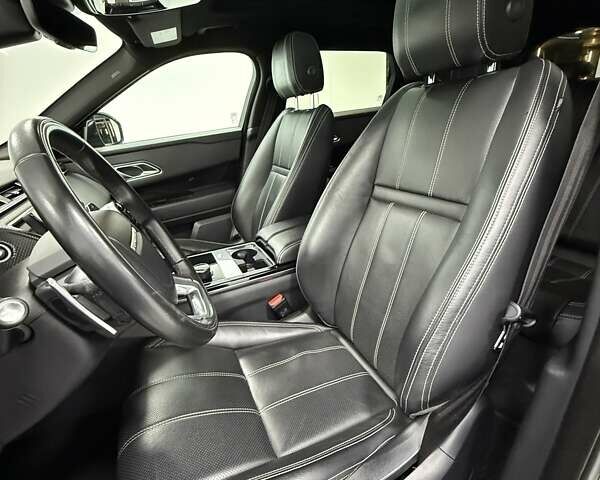 Чорний Ленд Ровер Рендж Ровер Велар, об'ємом двигуна 2 л та пробігом 93 тис. км за 39700 $, фото 20 на Automoto.ua