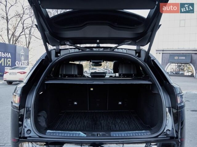 Черный Ленд Ровер Рендж Ровер Велар, объемом двигателя 2 л и пробегом 94 тыс. км за 36700 $, фото 11 на Automoto.ua