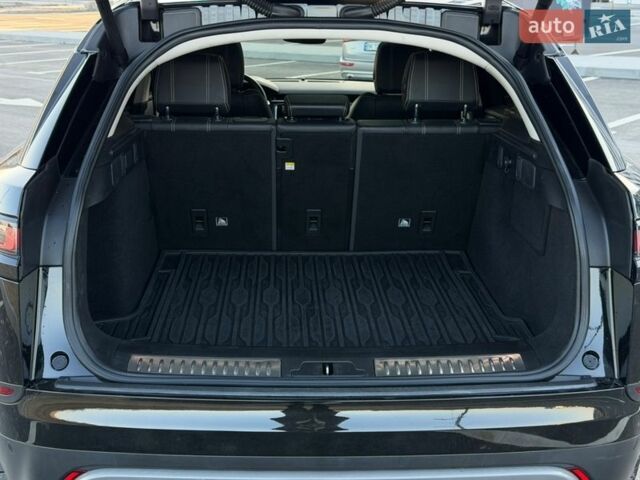 Черный Ленд Ровер Рендж Ровер Велар, объемом двигателя 2 л и пробегом 224 тыс. км за 29000 $, фото 18 на Automoto.ua