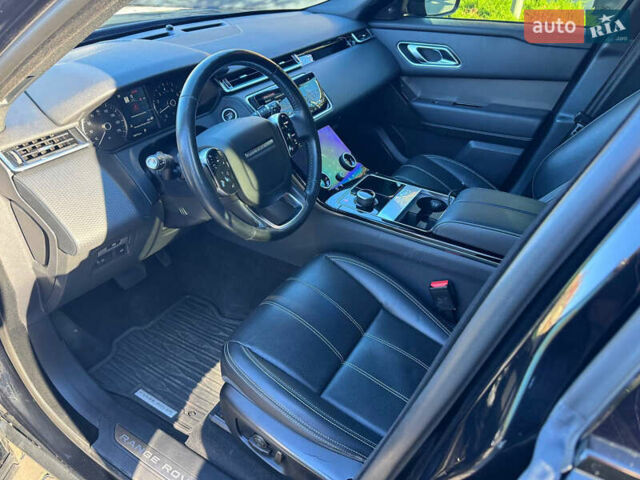 Черный Ленд Ровер Рендж Ровер Велар, объемом двигателя 2 л и пробегом 89 тыс. км за 38900 $, фото 13 на Automoto.ua