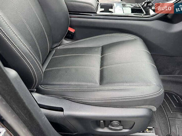 Чорний Ленд Ровер Рендж Ровер Велар, об'ємом двигуна 2 л та пробігом 80 тис. км за 28500 $, фото 10 на Automoto.ua