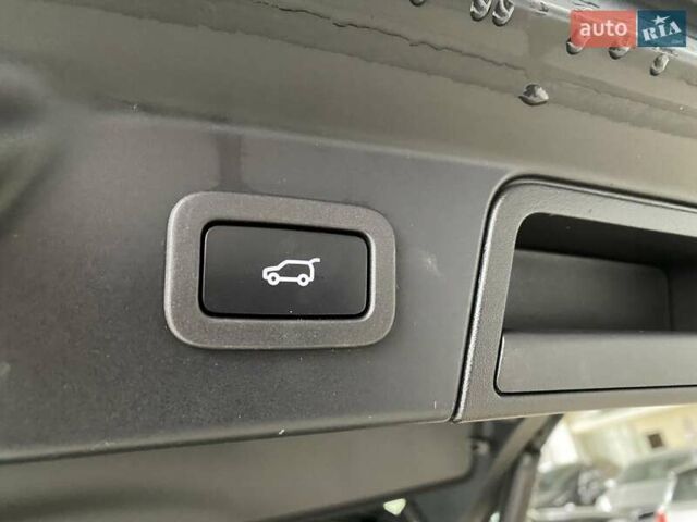 Чорний Ленд Ровер Рендж Ровер Велар, об'ємом двигуна 2 л та пробігом 29 тис. км за 44500 $, фото 42 на Automoto.ua