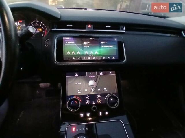 Чорний Ленд Ровер Рендж Ровер Велар, об'ємом двигуна 2 л та пробігом 281 тис. км за 24999 $, фото 8 на Automoto.ua