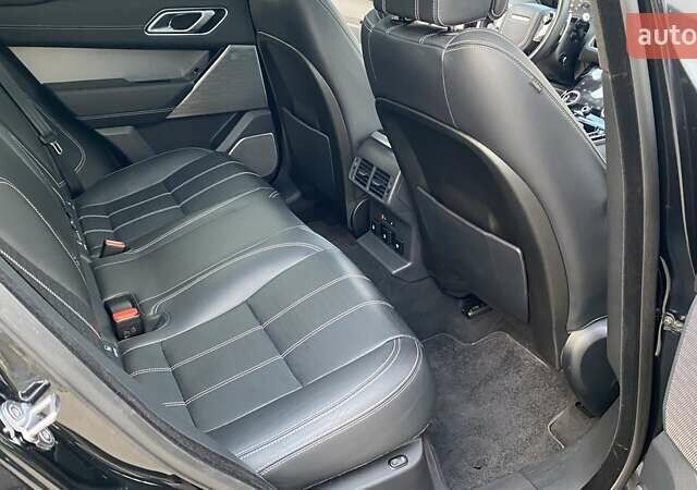 Черный Ленд Ровер Рендж Ровер Велар, объемом двигателя 2 л и пробегом 81 тыс. км за 49500 $, фото 15 на Automoto.ua