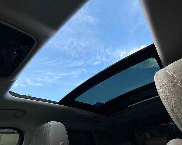 Черный Ленд Ровер Рендж Ровер Велар, объемом двигателя 2 л и пробегом 182 тыс. км за 37000 $, фото 20 на Automoto.ua