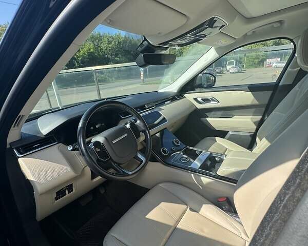 Черный Ленд Ровер Рендж Ровер Велар, объемом двигателя 2 л и пробегом 182 тыс. км за 39000 $, фото 8 на Automoto.ua
