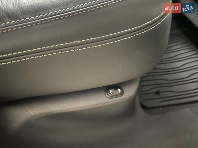 Чорний Ленд Ровер Рендж Ровер Велар, об'ємом двигуна 2 л та пробігом 29 тис. км за 44500 $, фото 39 на Automoto.ua