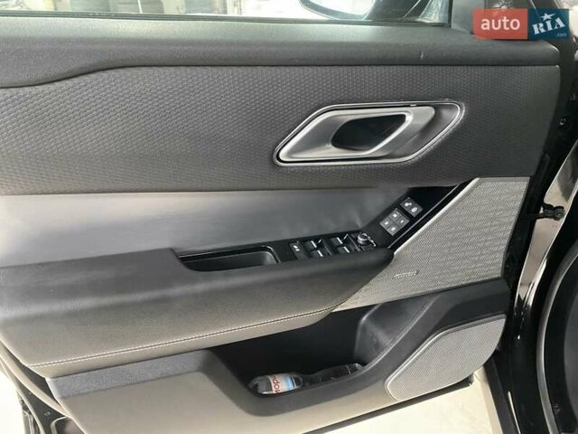 Чорний Ленд Ровер Рендж Ровер Велар, об'ємом двигуна 2 л та пробігом 29 тис. км за 44500 $, фото 34 на Automoto.ua