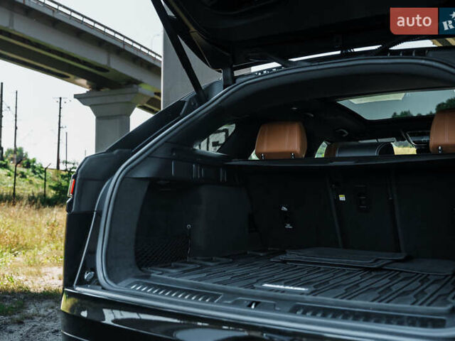 Чорний Ленд Ровер Рендж Ровер Велар, об'ємом двигуна 3 л та пробігом 46 тис. км за 59900 $, фото 31 на Automoto.ua