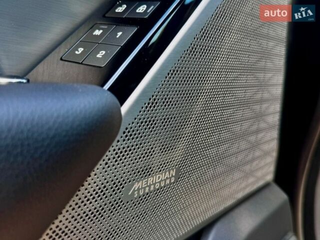 Черный Ленд Ровер Рендж Ровер Велар, объемом двигателя 2 л и пробегом 97 тыс. км за 41000 $, фото 15 на Automoto.ua