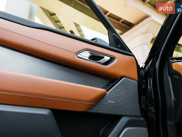 Чорний Ленд Ровер Рендж Ровер Велар, об'ємом двигуна 3 л та пробігом 46 тис. км за 59900 $, фото 27 на Automoto.ua