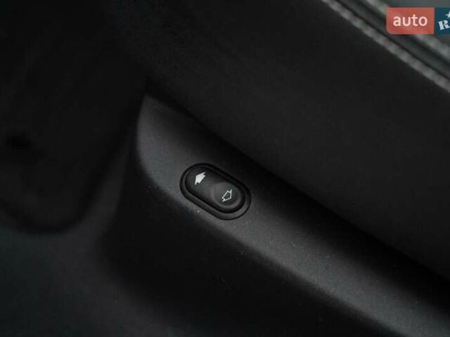 Чорний Ленд Ровер Рендж Ровер Велар, об'ємом двигуна 2 л та пробігом 44 тис. км за 57500 $, фото 51 на Automoto.ua