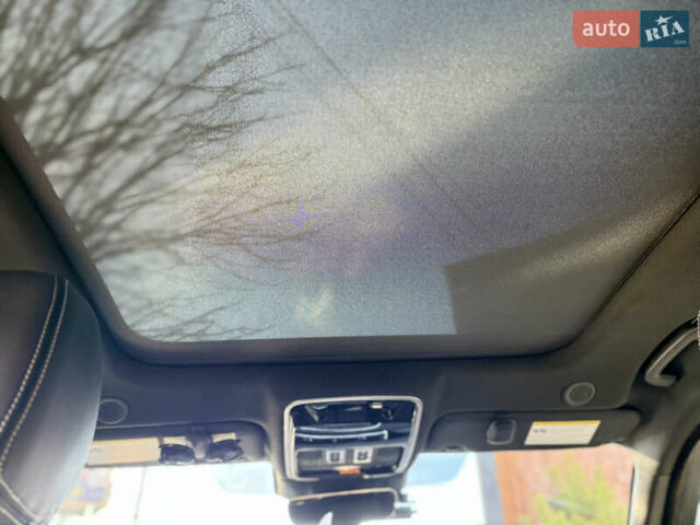 Черный Ленд Ровер Рендж Ровер Велар, объемом двигателя 2 л и пробегом 44 тыс. км за 59000 $, фото 22 на Automoto.ua