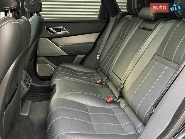 Чорний Ленд Ровер Рендж Ровер Велар, об'ємом двигуна 2 л та пробігом 98 тис. км за 56990 $, фото 13 на Automoto.ua