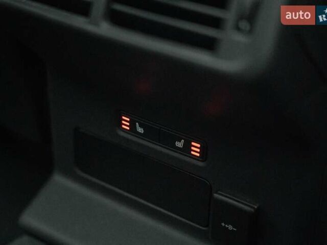 Чорний Ленд Ровер Рендж Ровер Велар, об'ємом двигуна 2 л та пробігом 44 тис. км за 57500 $, фото 41 на Automoto.ua