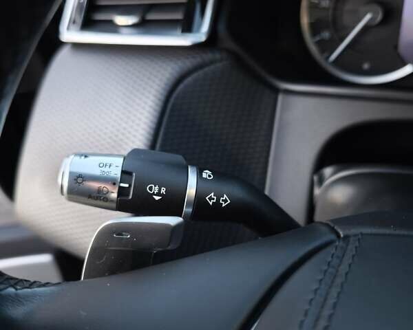 Черный Ленд Ровер Рендж Ровер Велар, объемом двигателя 2 л и пробегом 95 тыс. км за 64999 $, фото 27 на Automoto.ua