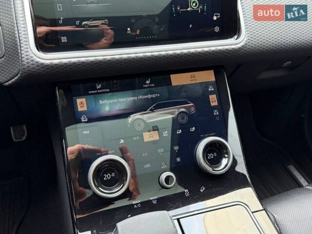 Чорний Ленд Ровер Рендж Ровер Велар, об'ємом двигуна 2 л та пробігом 98 тис. км за 56990 $, фото 32 на Automoto.ua