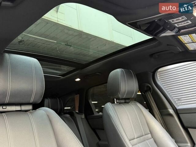 Чорний Ленд Ровер Рендж Ровер Велар, об'ємом двигуна 2 л та пробігом 98 тис. км за 56990 $, фото 16 на Automoto.ua