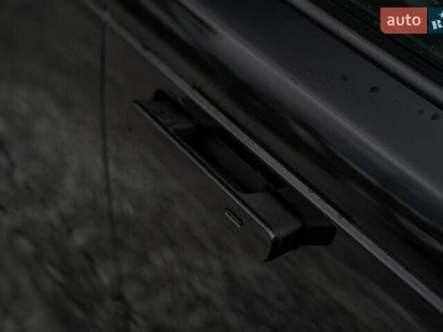 Чорний Ленд Ровер Рендж Ровер Велар, об'ємом двигуна 2 л та пробігом 44 тис. км за 57500 $, фото 16 на Automoto.ua