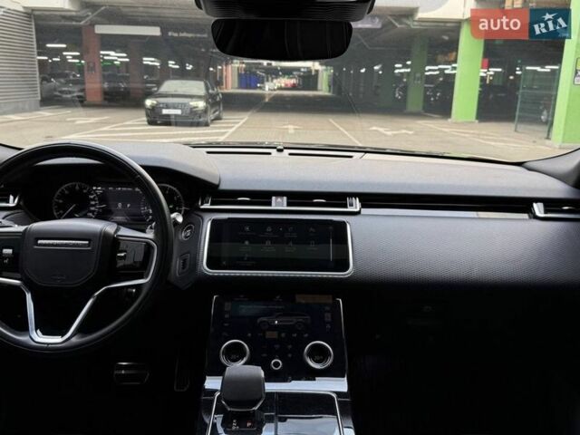 Чорний Ленд Ровер Рендж Ровер Велар, об'ємом двигуна 2 л та пробігом 98 тис. км за 56990 $, фото 35 на Automoto.ua