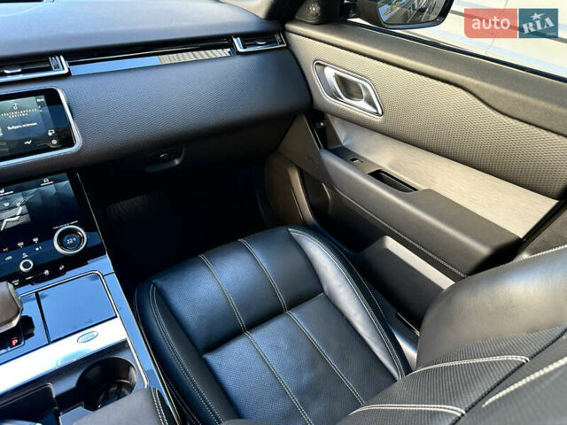 Ленд Ровер Рендж Ровер Велар 2023 в Одессе на Automoto.ua Черный Ленд Ровер Рендж Ровер Велар, объемом двигателя 2 л и пробегом 53 тыс. км за 62000 $, фото 17 на Automoto.ua