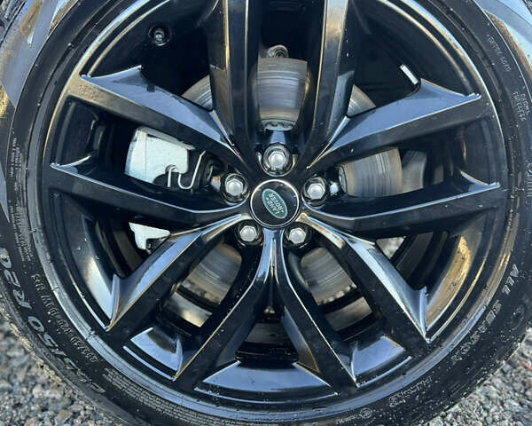 Чорний Ленд Ровер Рендж Ровер Велар, об'ємом двигуна 2 л та пробігом 15 тис. км за 75700 $, фото 49 на Automoto.ua