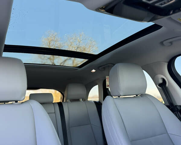 Чорний Ленд Ровер Рендж Ровер Велар, об'ємом двигуна 2 л та пробігом 15 тис. км за 75700 $, фото 41 на Automoto.ua