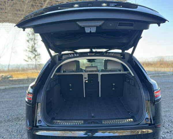 Чорний Ленд Ровер Рендж Ровер Велар, об'ємом двигуна 2 л та пробігом 15 тис. км за 75700 $, фото 31 на Automoto.ua