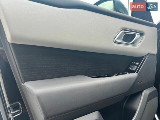 Черный Ленд Ровер Рендж Ровер Велар, объемом двигателя 3 л и пробегом 4 тыс. км за 90160 $, фото 11 на Automoto.ua