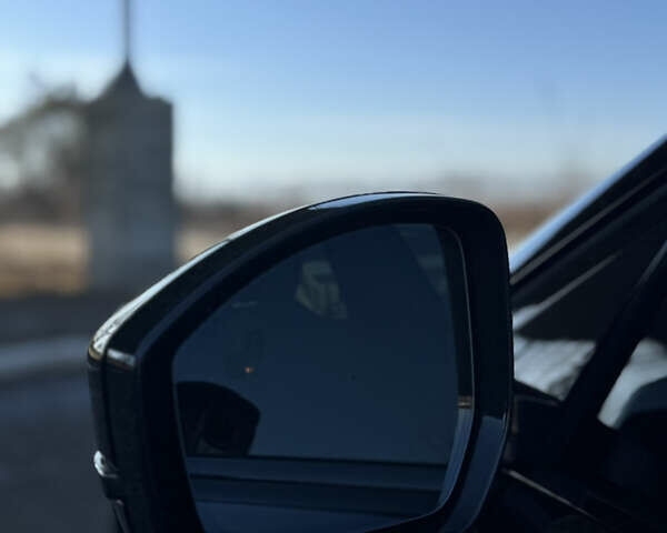 Чорний Ленд Ровер Рендж Ровер Велар, об'ємом двигуна 2 л та пробігом 15 тис. км за 75700 $, фото 35 на Automoto.ua