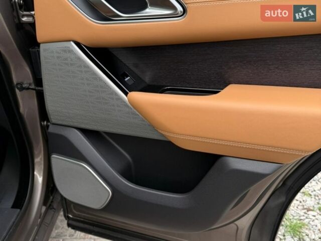 Коричневий Ленд Ровер Рендж Ровер Велар, об'ємом двигуна 3 л та пробігом 64 тис. км за 48000 $, фото 18 на Automoto.ua