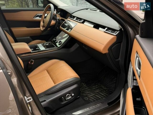 Коричневий Ленд Ровер Рендж Ровер Велар, об'ємом двигуна 3 л та пробігом 64 тис. км за 48000 $, фото 10 на Automoto.ua