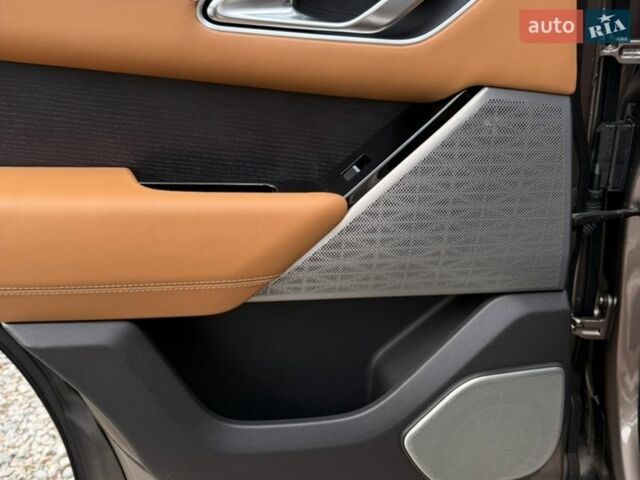 Коричневий Ленд Ровер Рендж Ровер Велар, об'ємом двигуна 3 л та пробігом 64 тис. км за 48000 $, фото 17 на Automoto.ua