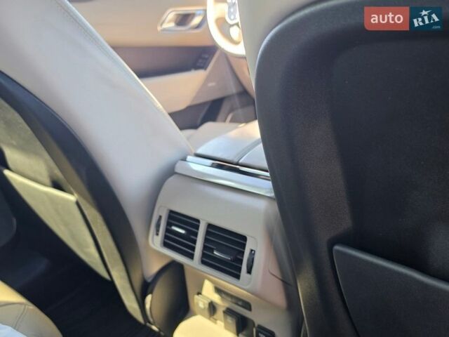 Коричневий Ленд Ровер Рендж Ровер Велар, об'ємом двигуна 3 л та пробігом 165 тис. км за 35999 $, фото 11 на Automoto.ua