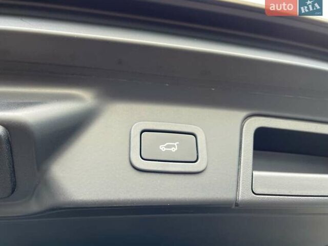 Коричневый Ленд Ровер Рендж Ровер Велар, объемом двигателя 2 л и пробегом 120 тыс. км за 42900 $, фото 80 на Automoto.ua