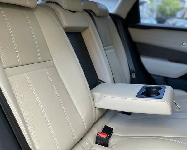 Коричневый Ленд Ровер Рендж Ровер Велар, объемом двигателя 2 л и пробегом 120 тыс. км за 42900 $, фото 76 на Automoto.ua