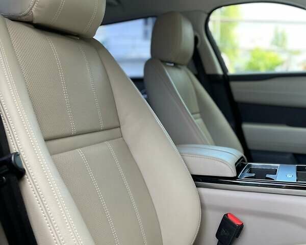 Коричневый Ленд Ровер Рендж Ровер Велар, объемом двигателя 2 л и пробегом 120 тыс. км за 42900 $, фото 72 на Automoto.ua