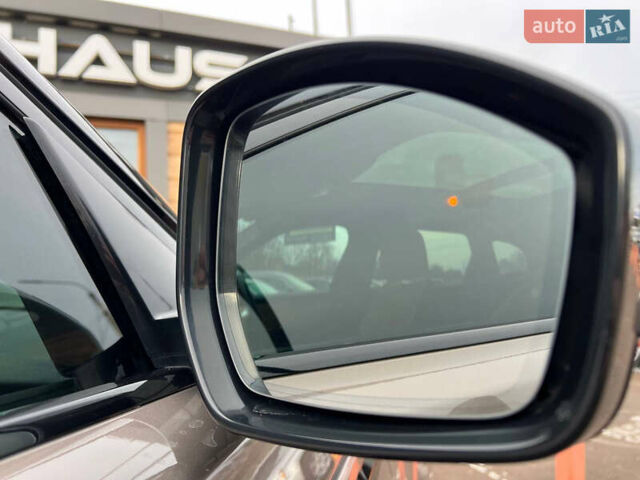 Коричневий Ленд Ровер Рендж Ровер Велар, об'ємом двигуна 3 л та пробігом 87 тис. км за 39900 $, фото 29 на Automoto.ua