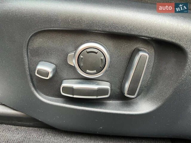 Коричневий Ленд Ровер Рендж Ровер Велар, об'ємом двигуна 3 л та пробігом 87 тис. км за 39900 $, фото 26 на Automoto.ua