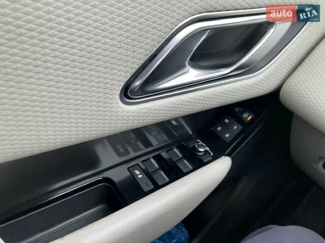 Коричневый Ленд Ровер Рендж Ровер Велар, объемом двигателя 2 л и пробегом 60 тыс. км за 42000 $, фото 7 на Automoto.ua