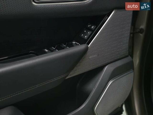 Коричневий Ленд Ровер Рендж Ровер Велар, об'ємом двигуна 2 л та пробігом 123 тис. км за 41500 $, фото 10 на Automoto.ua