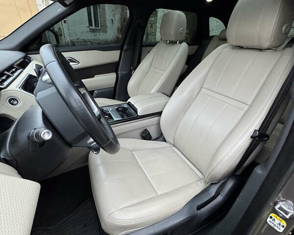 Коричневый Ленд Ровер Рендж Ровер Велар, объемом двигателя 2 л и пробегом 70 тыс. км за 40000 $, фото 11 на Automoto.ua