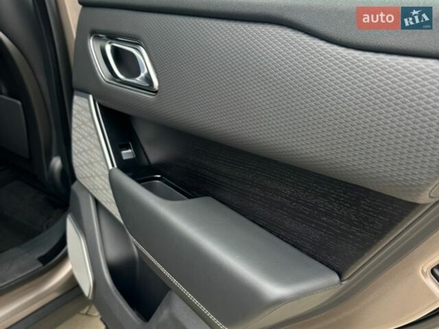 Коричневый Ленд Ровер Рендж Ровер Велар, объемом двигателя 2 л и пробегом 124 тыс. км за 39999 $, фото 33 на Automoto.ua