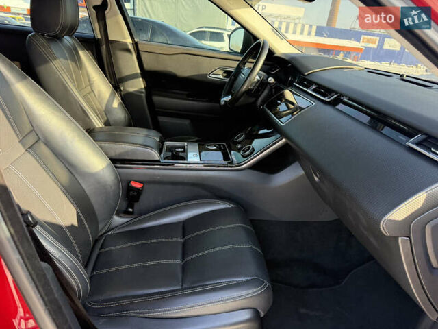 Червоний Ленд Ровер Рендж Ровер Велар, об'ємом двигуна 2 л та пробігом 220 тис. км за 22500 $, фото 42 на Automoto.ua