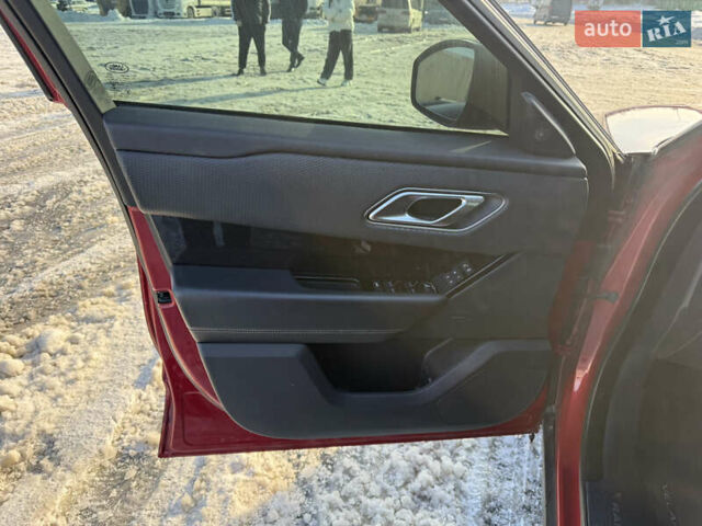 Червоний Ленд Ровер Рендж Ровер Велар, об'ємом двигуна 2 л та пробігом 220 тис. км за 22500 $, фото 17 на Automoto.ua