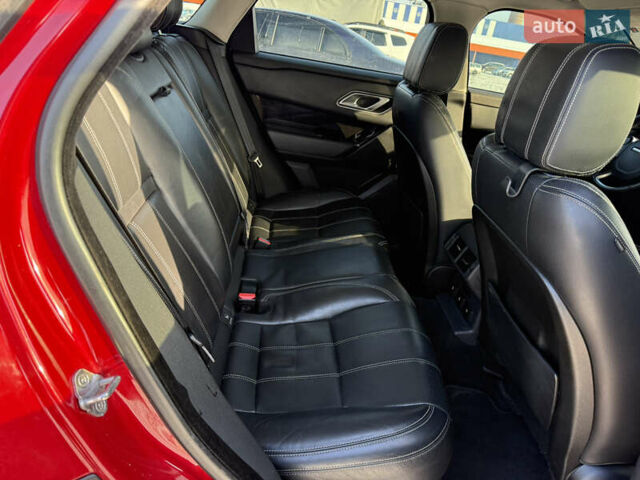 Червоний Ленд Ровер Рендж Ровер Велар, об'ємом двигуна 2 л та пробігом 220 тис. км за 22500 $, фото 40 на Automoto.ua