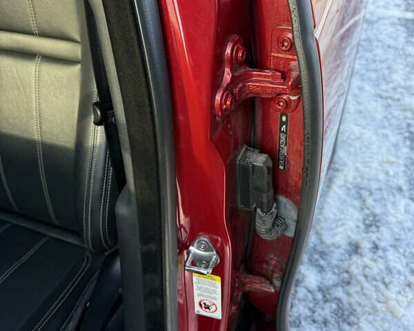 Червоний Ленд Ровер Рендж Ровер Велар, об'ємом двигуна 2 л та пробігом 220 тис. км за 22500 $, фото 28 на Automoto.ua