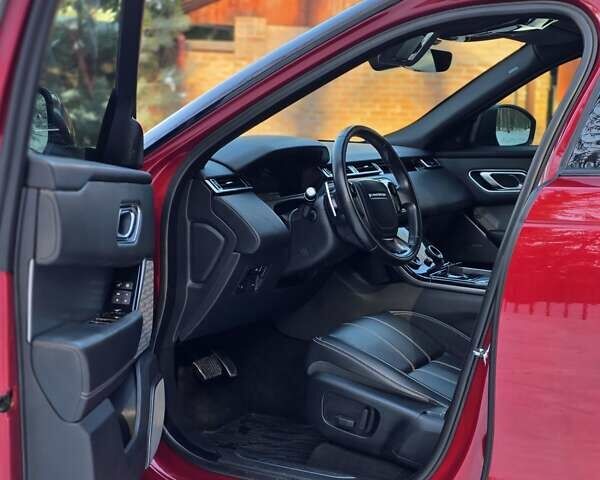 Червоний Ленд Ровер Рендж Ровер Велар, об'ємом двигуна 2 л та пробігом 87 тис. км за 35700 $, фото 21 на Automoto.ua